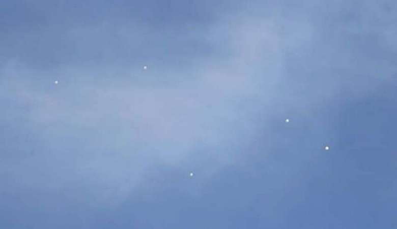 Misteriozni bijeli baloni na nebu iznad Mexico Cityja