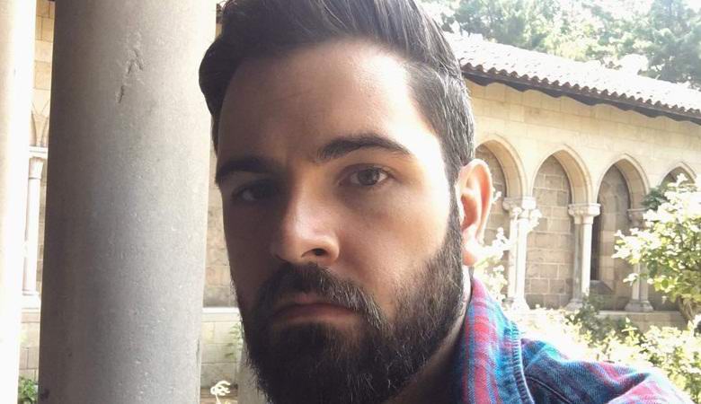 Njujorker tvrdi da juri za jezivim duhom djeteta.