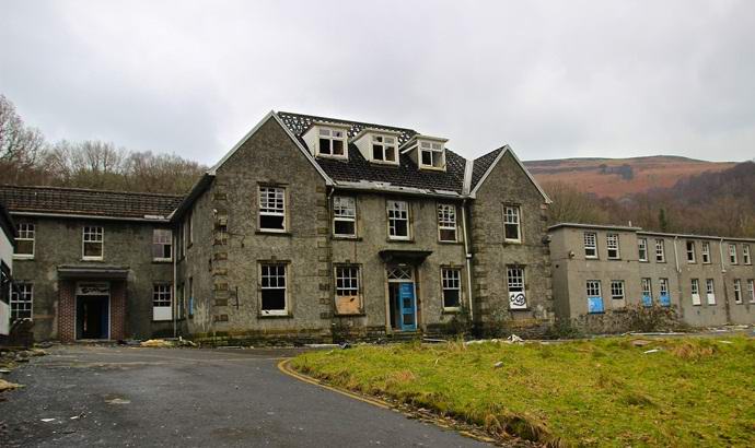 Zli duhovi napuštene bolnice