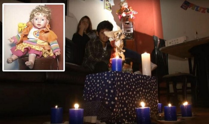 Zli duh prebivao u lutki